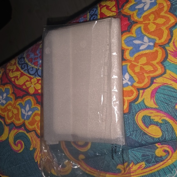 NWT Coach Striped Heart Motif Corner Zip Wristlet (CA070) - Picture 3 of 3